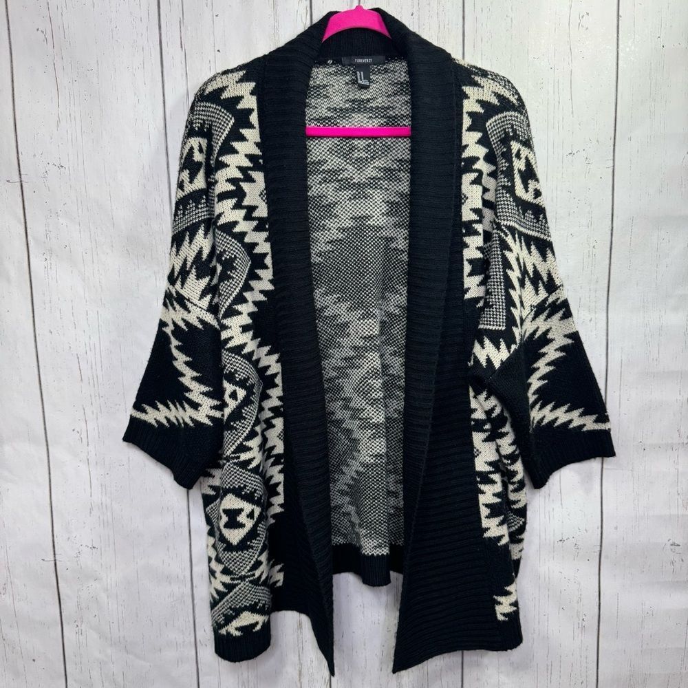 Forever 21 Black & Ivory Aztec Knit Open Front Cardigan Size M Boho Cottagecore